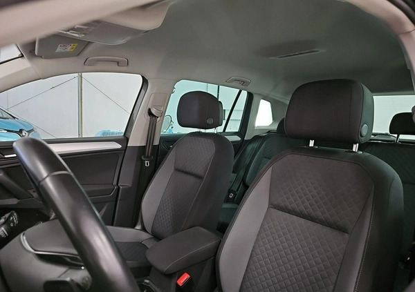 Volkswagen Tiguan cena 86900 przebieg: 188180, rok produkcji 2019 z Wejherowo małe 407